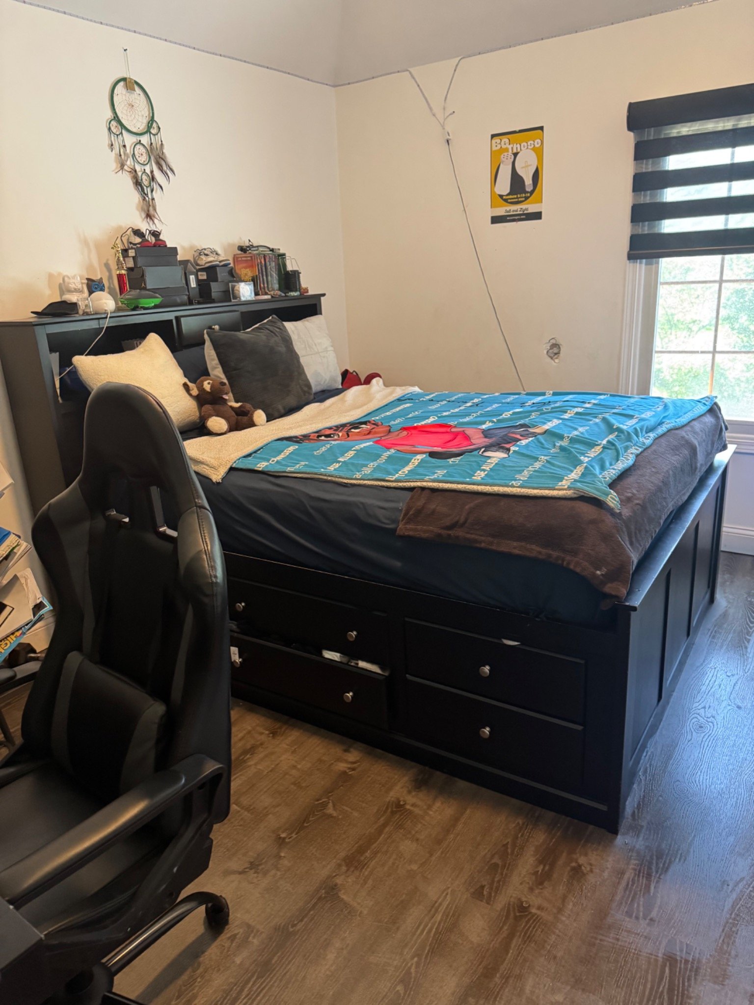 Detailed bedroom cleaning — after
